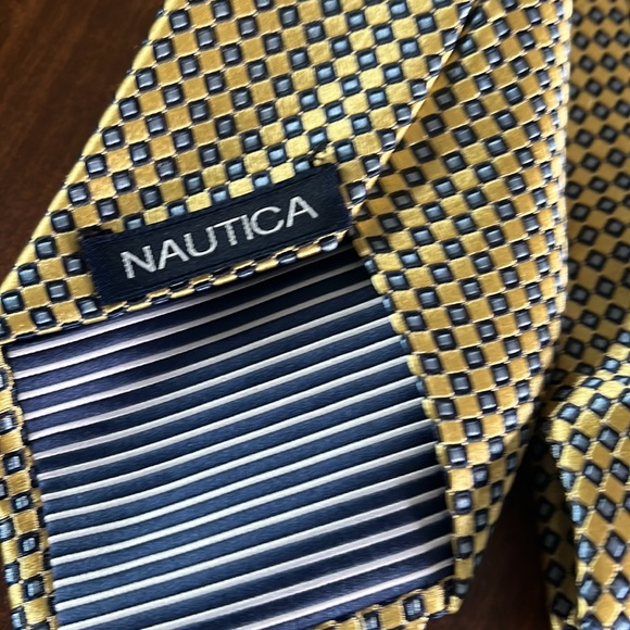 Ducks Unlimited & Nautica Tie - Picture 5 of 6